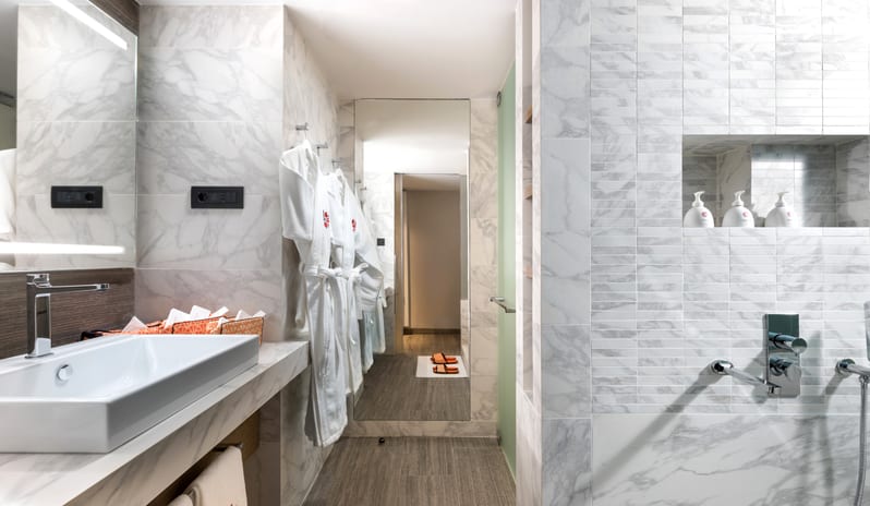 Achilleion Woodland, Bathroom